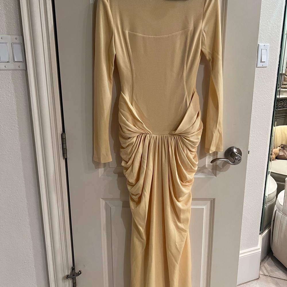 Elegant Cream Long Sleeve Dress  (CHATS By C.DAM ) very beautiful material